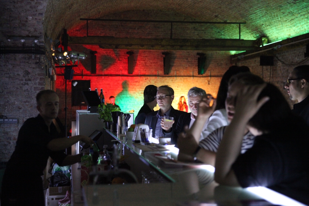 hala pomp pub 3 20130719 1540609151